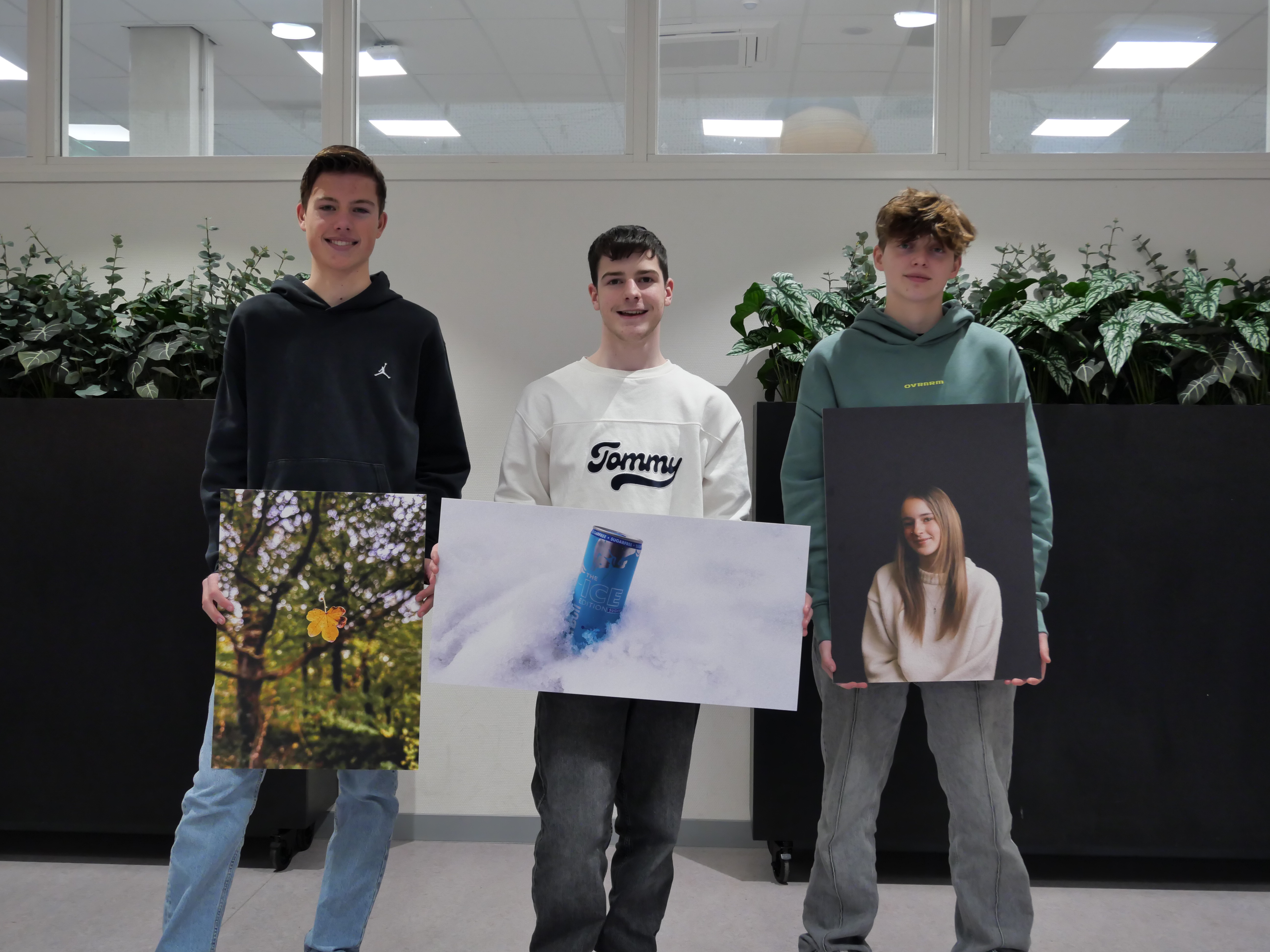 vmbo-leerlingen Dienstverlening & Producten exposeren tijdens fototentoonstelling in de Beroepscampus